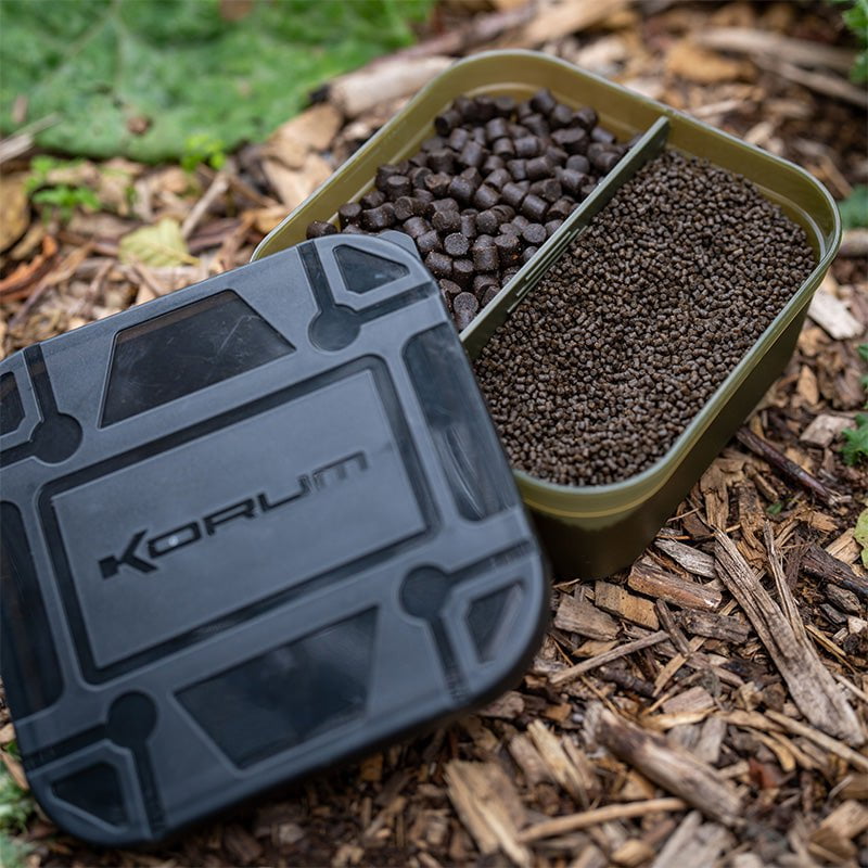 Korum Divided Bait Tube