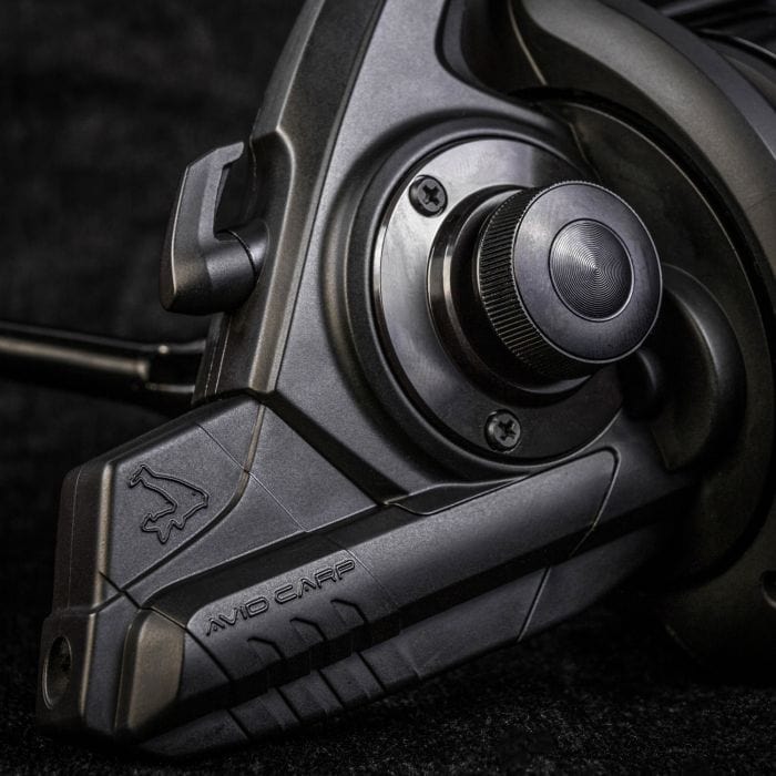 Avid Carp ACR 12000 rola za daleke zabačaje i preciznost