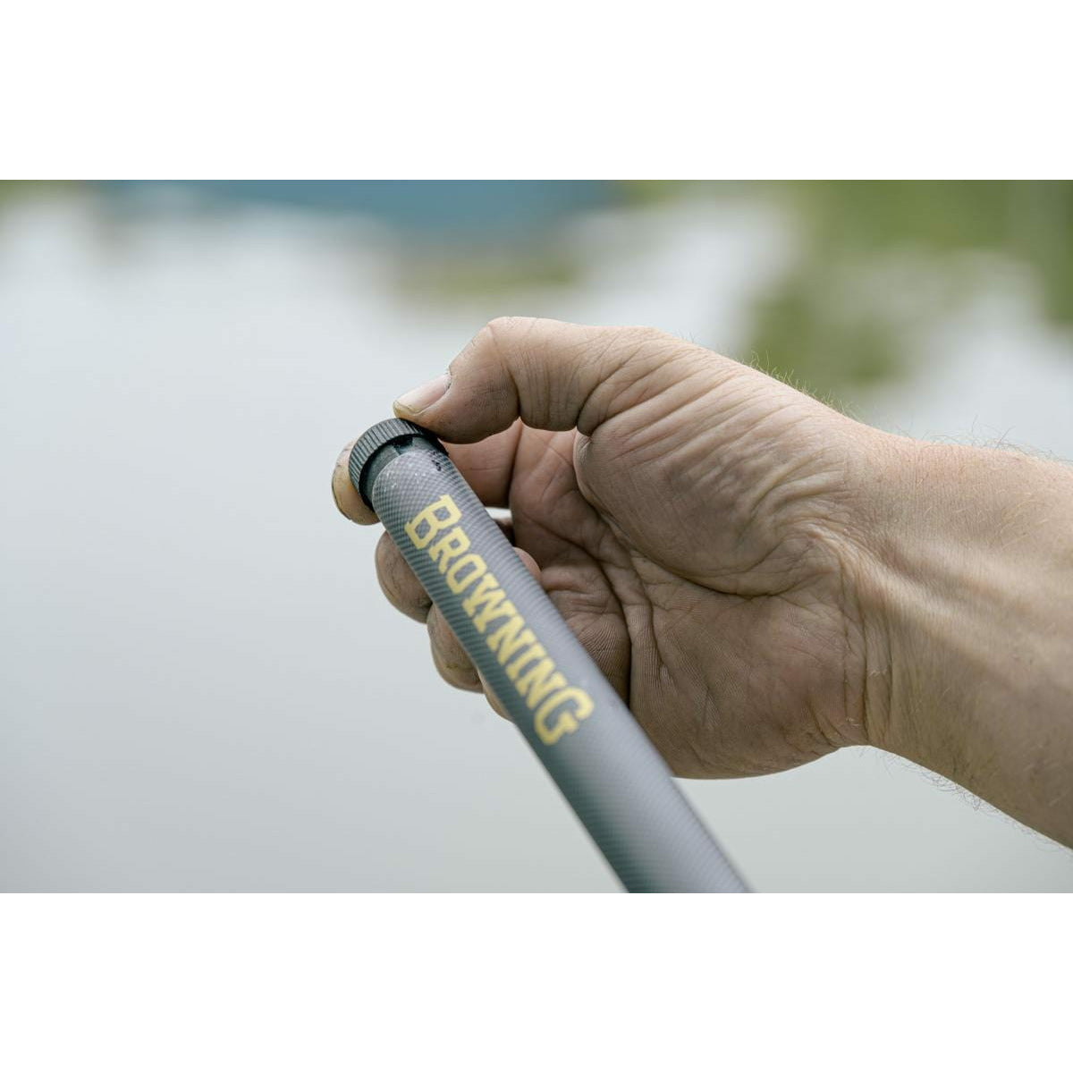 Browning Black Magic CFX drška za meredov – karbonska snaga