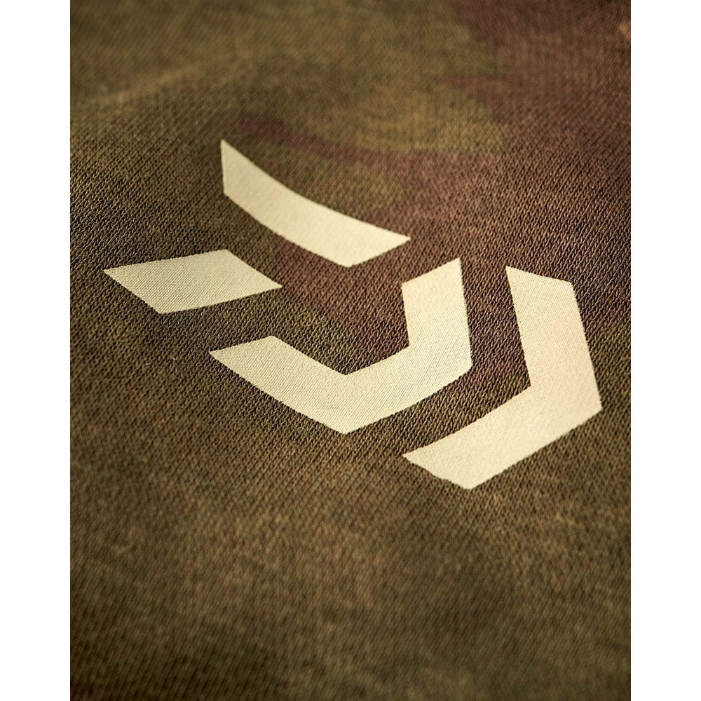 Daiwa Carp camo joggers shorts