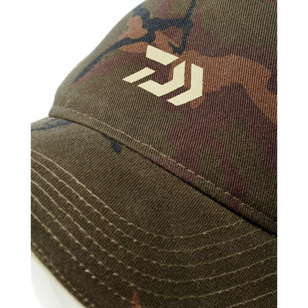 DAIWA carp camo peaked cap